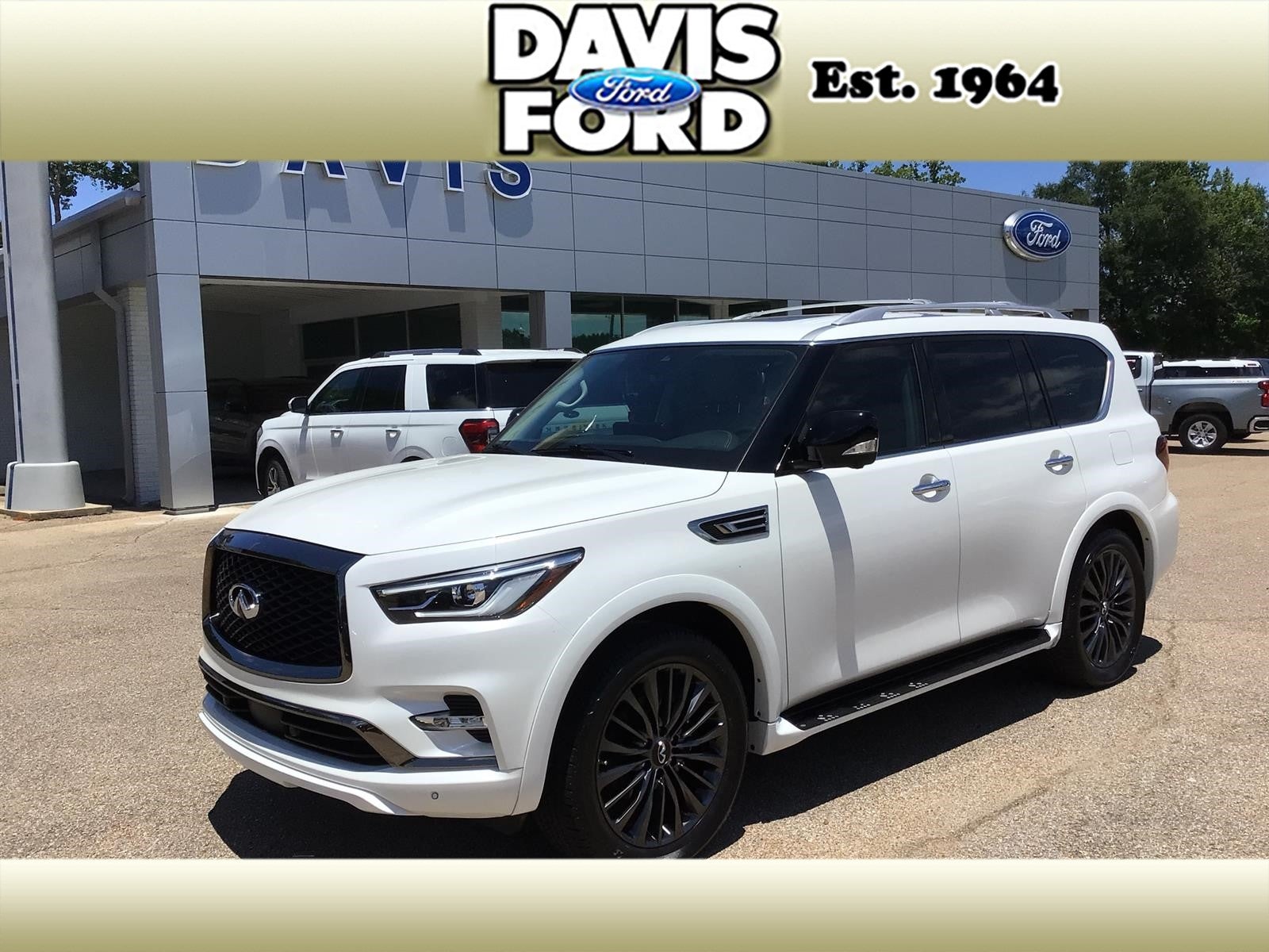 2023 INFINITI QX80